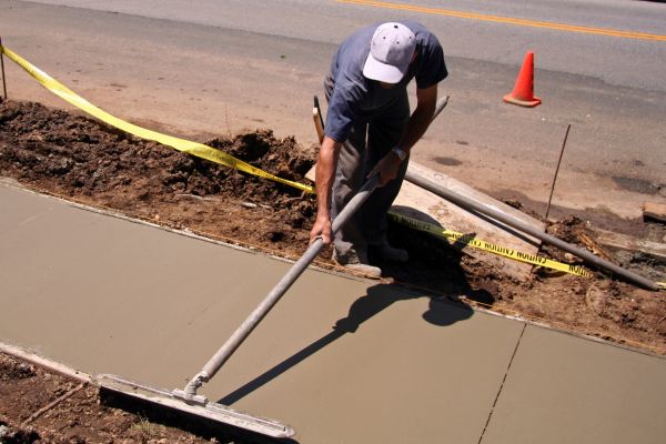 Sidewalk Cementing in Kihei